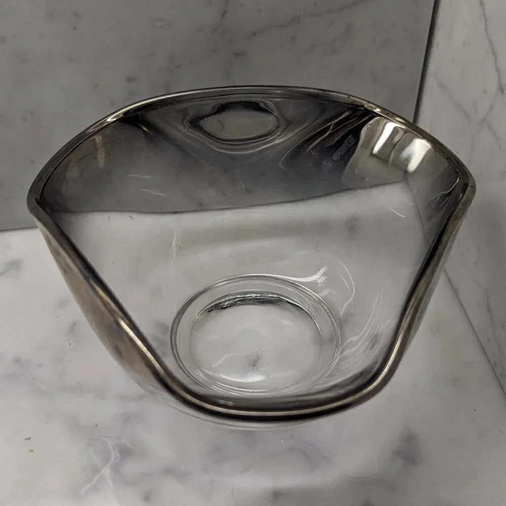 Dorothy Thorpe Queen's lusterware silver triangle snack bowl